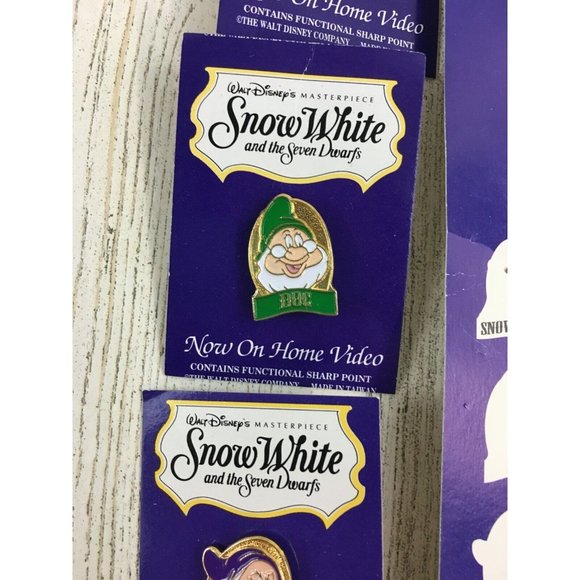 Disney Snow White and Seven Dwarfs Pins Home Video with Cards Complete Vtg 90s - Picture 3 of 16